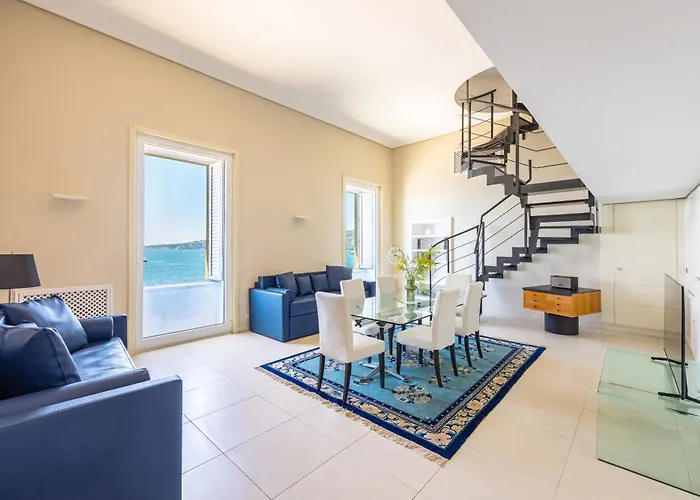Blu Breeze On Seafront With Parking By Napoliapartments