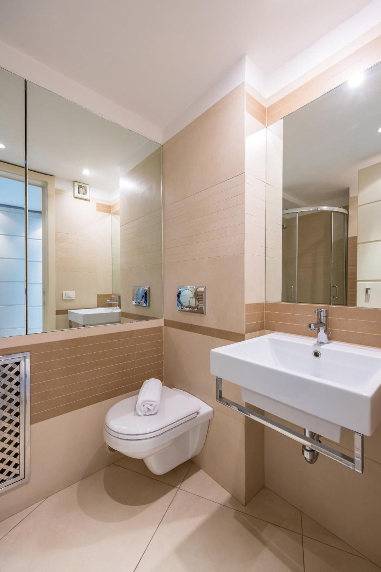 Blu Breeze On Seafront With Parking By Napoliapartments Apartment *