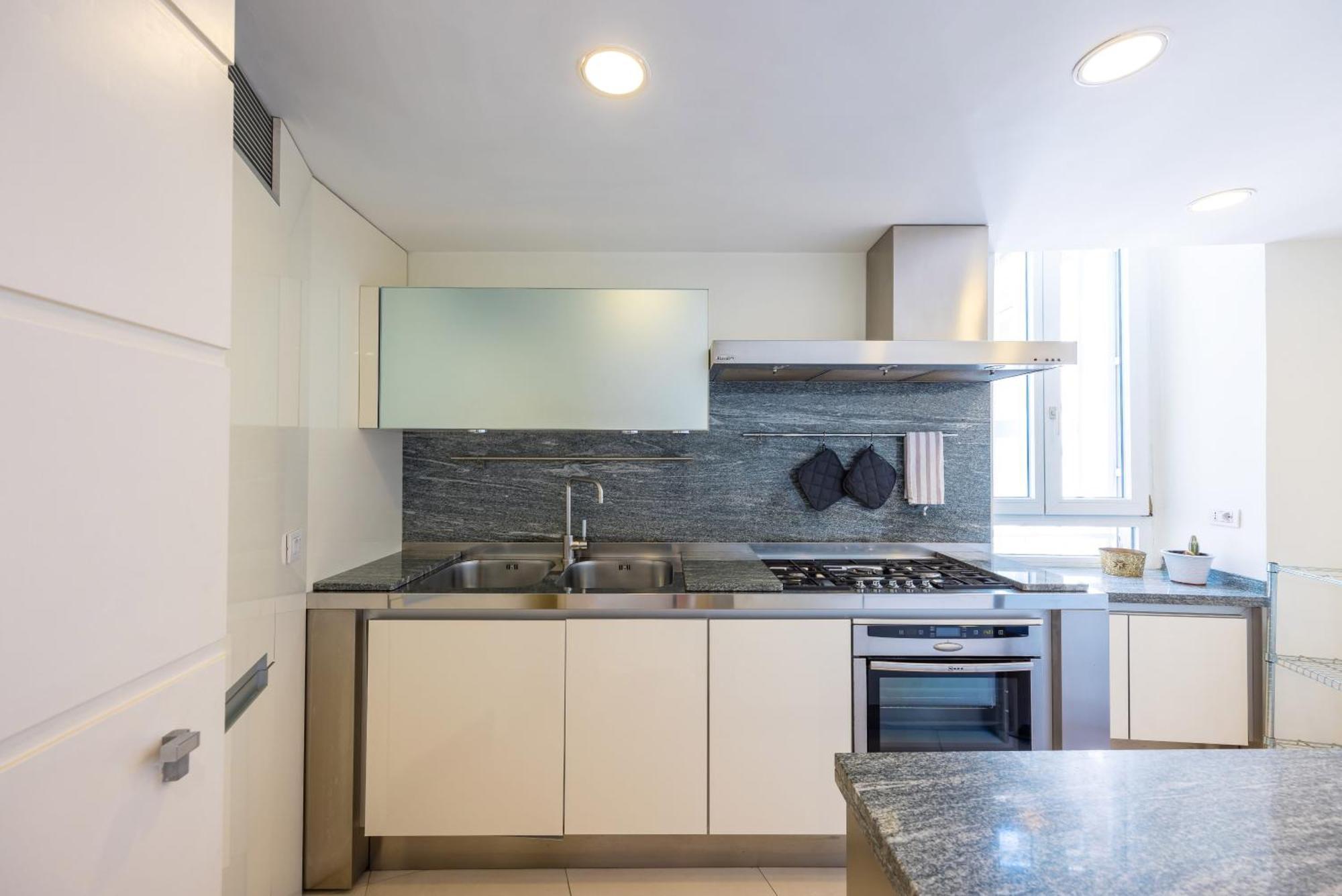 Apartment Blu Breeze On Seafront With Parking By Napoliapartments