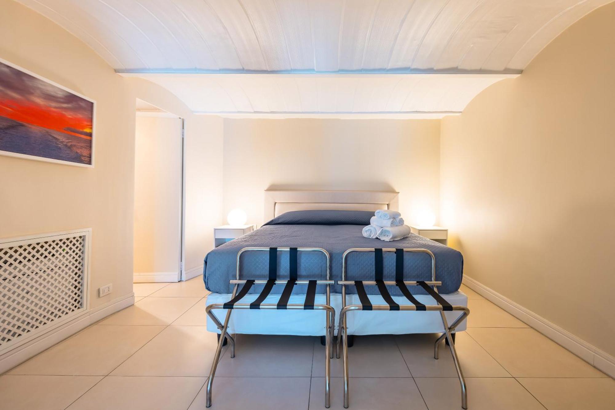 Blu Breeze On Seafront With Parking By Napoliapartments *