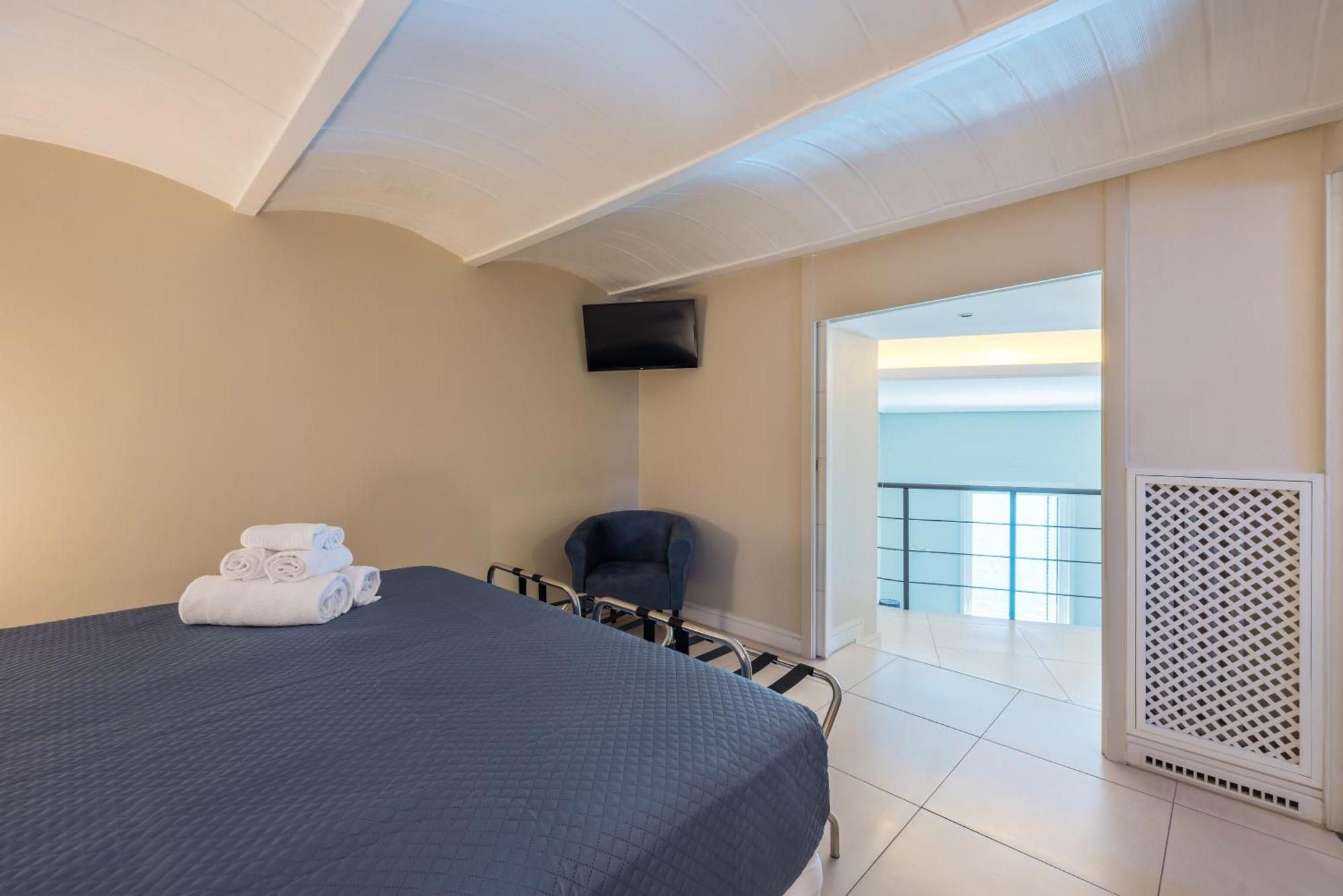 Apartment Blu Breeze On Seafront With Parking By Napoliapartments