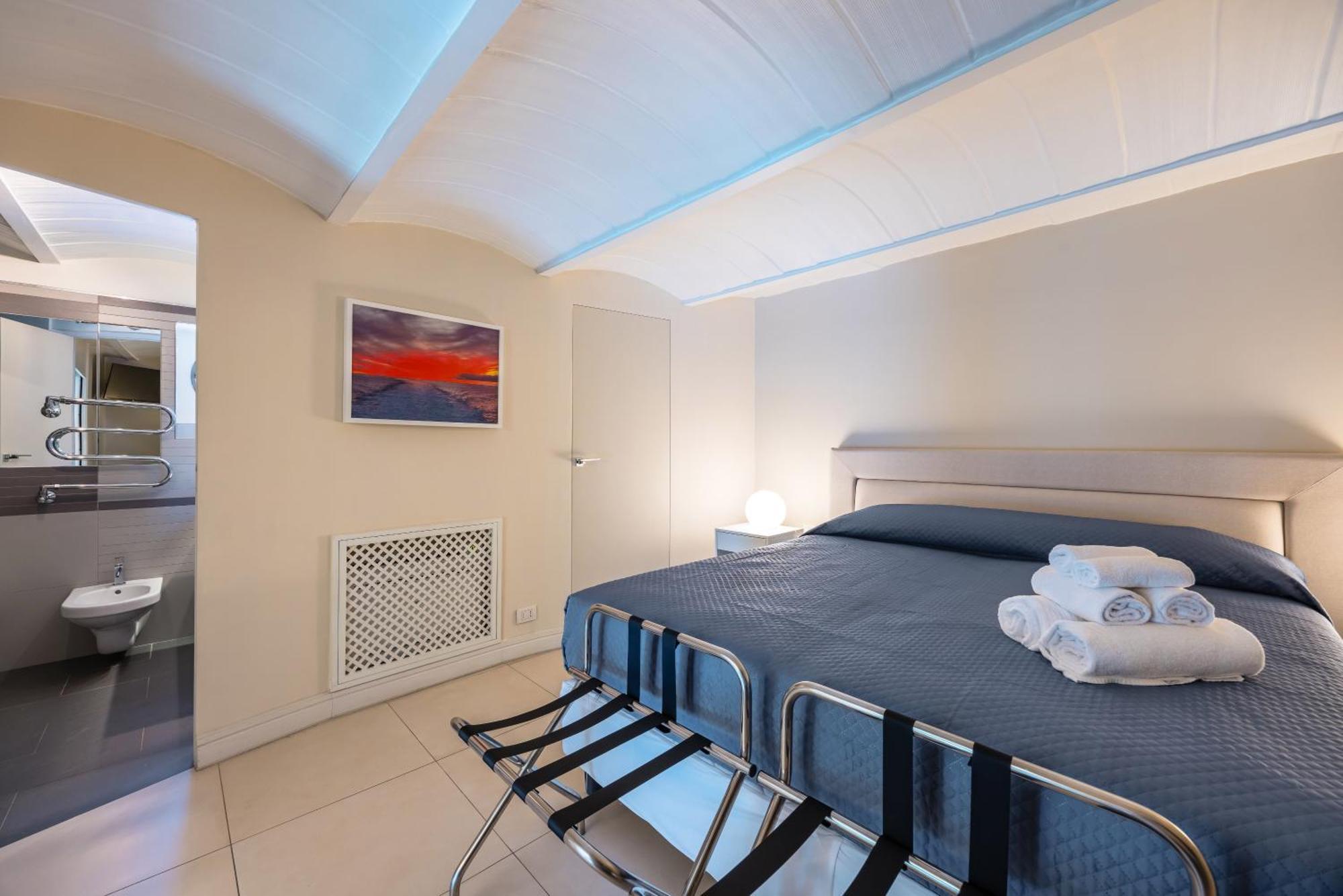 Blu Breeze On Seafront With Parking By Napoliapartments Apartment *