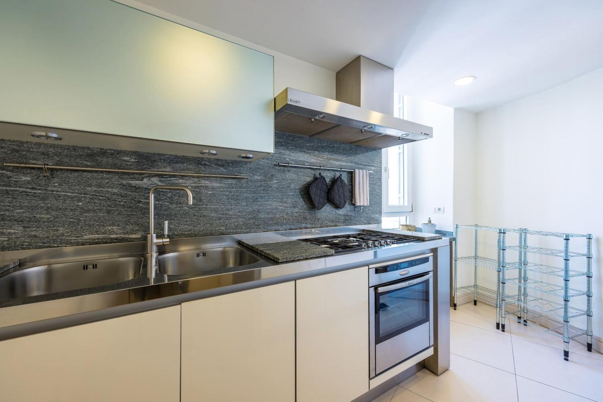 Blu Breeze On Seafront With Parking By Napoliapartments Naples